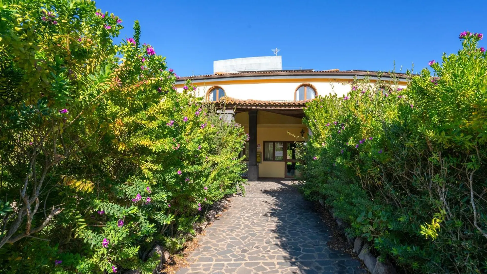 Hotel Surrounded By Greenery With Swimming Pool In Arborea Just 600 Meters From The Sea