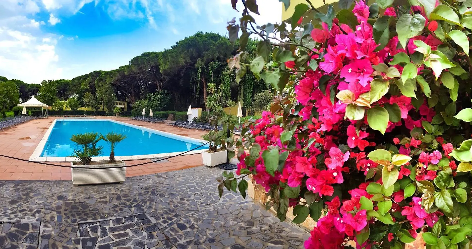 Hotel Surrounded By Greenery With Swimming Pool In Arborea Just 600 Meters From The Sea