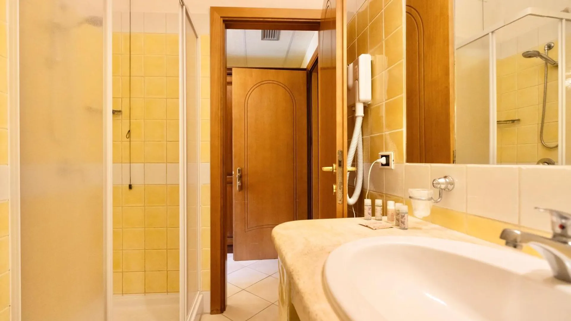 Hotel Surrounded By Greenery With Swimming Pool In Arborea Just 600 Meters From The Sea